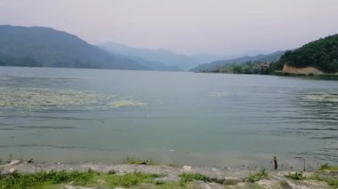 Nepal 'deki en büyük ikinci tatlı su gölü, Phewa Gölü.