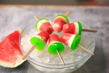 Karpuzlu dondurma, meyveli buzlu dondurma.