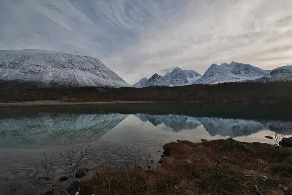 Ein Blick Auf Den Aspevatnet See Svensby Norwegen Reflexion Der — Stockfoto