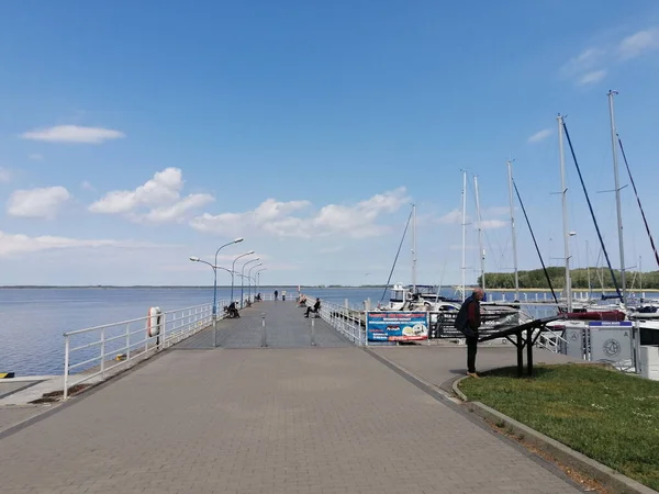 Una Vista Gente Relajándose Paseo Marítimo Kamien Pomorski Polonia —  Fotos de Stock