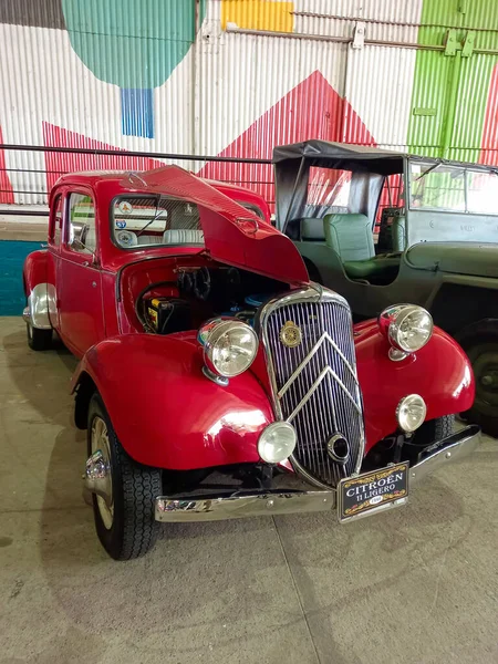 Old Red Elegant Citroen Traction Avant Legere Warehouse Yard Front — Stock Photo, Image