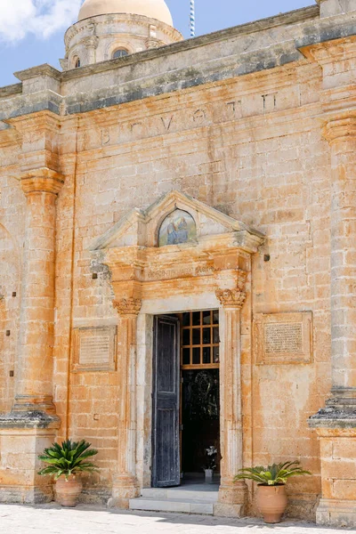 Vertical Shot Entrance Beautiful Agia Triada Monastery Crete Greece Blue — Stock Photo, Image