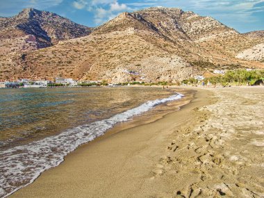 Yunanistan 'ın Sifnos adasındaki Kamares köyünün güzel bir manzarası