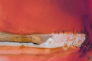 Batı Avustralya 'daki Hutt Gölü' ndeki Pembe Göl 'ün havadan görünüşü.