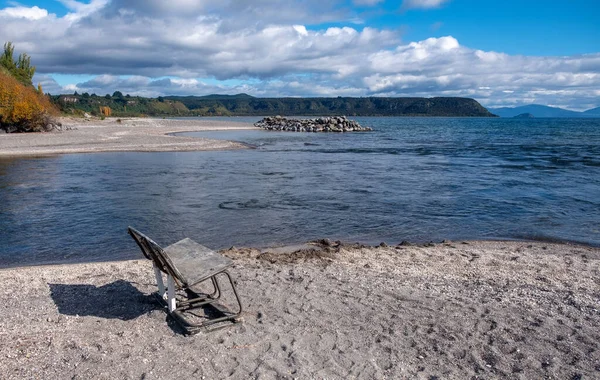 Beautiful Shot Metal Bench Seashore — Stockfoto