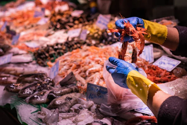 Unrecognizable Fishmonger Woman Selling Shrimp Bag Market Vigo Spain Selective — Stock Photo, Image
