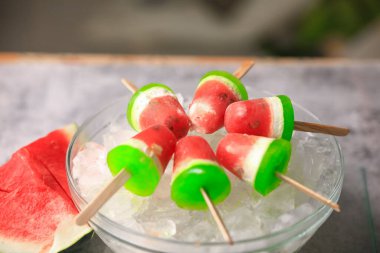 Karpuzlu dondurma, meyveli buzlu dondurma.