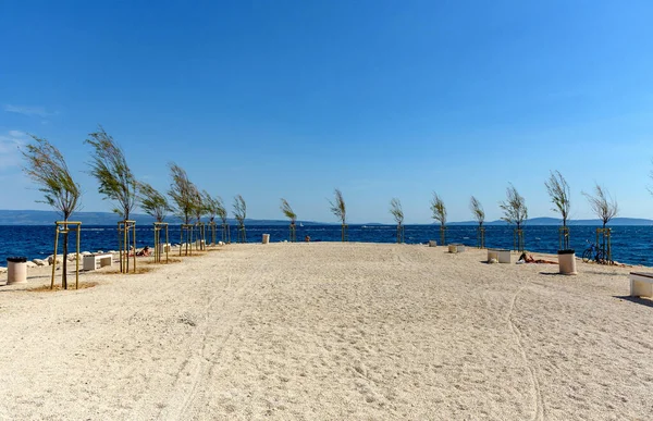 Prachtig Uitzicht Het Jezinac Strand Aan Voet Van Marjan Heuvel — Stockfoto