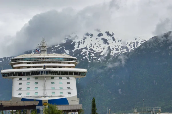 Princess Ship Docking Moutains Skagway Alaska Usa — Stock Photo, Image