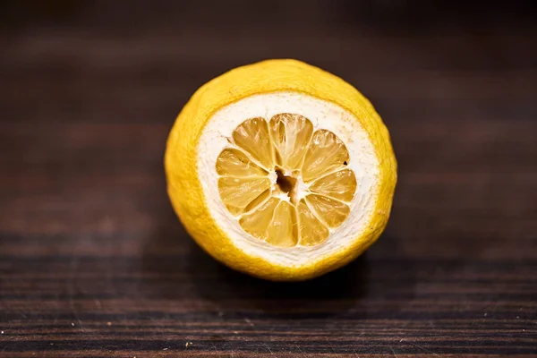 Closeup Ripe Fresh Lemon Wooden Table — Stock Photo, Image