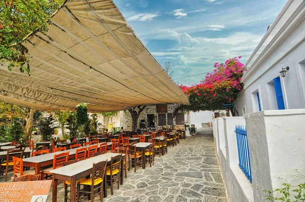 Beautiful Shot Traditional Tables Houses Chora Folegandros Island Cyclades Greece — Foto Stock