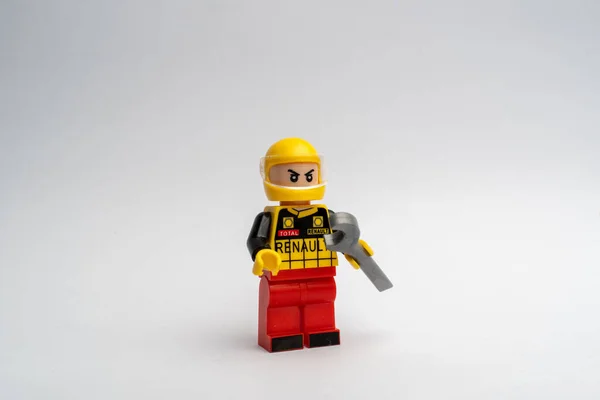 Mini Lego Figure Renault Car Mechanic White Background — Zdjęcie stockowe