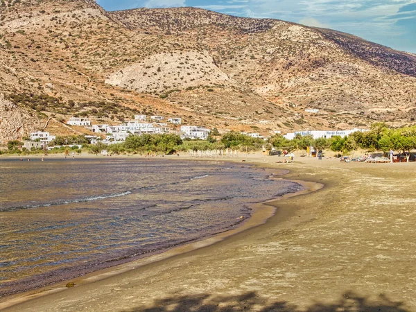 Beach Kamares Village Sifnos Island Surrounded Mountains Blue Cloudy Sky — Stock Photo, Image