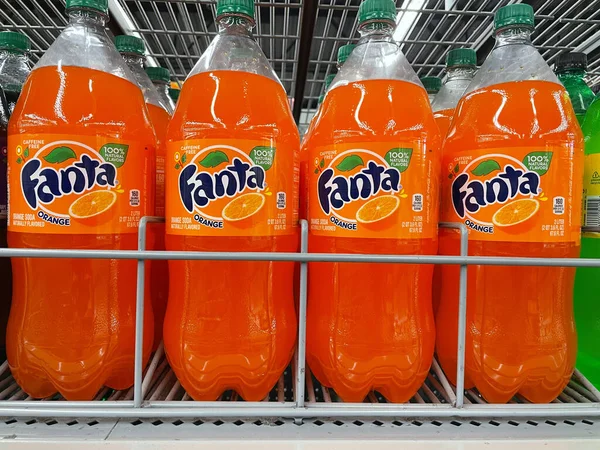 Augusta Usa Walmart Retail Store Drinks Fanta Orange Liters Shelf — Foto Stock