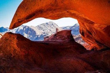 Kayalık dağların manzarası