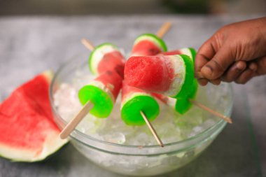 Karpuzlu dondurma, meyveli buzlu dondurma.