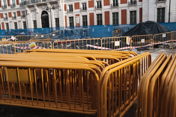 Number Yellow Metal Moving Gates Outdoors Madrid Most Known Square — Stock Photo, Image