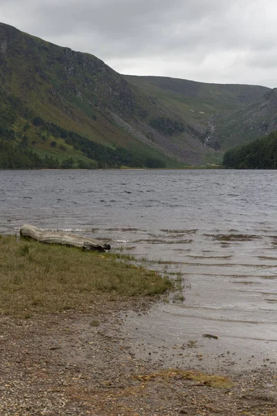 Lake Surrounded Hills Cloudy Day Glendalough Ireland — Stockfoto