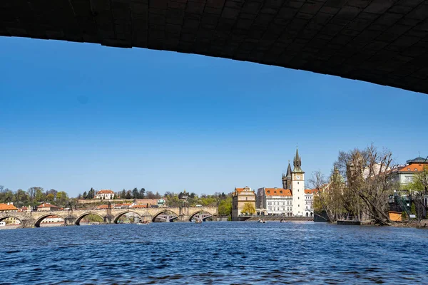 Puente Carlos Sobre Río Praga —  Fotos de Stock