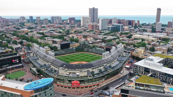 Gün Boyunca Chicago Beyzbol Stadyumunun Havadan Çekilmiş Bir Fotoğrafı — Stok fotoğraf