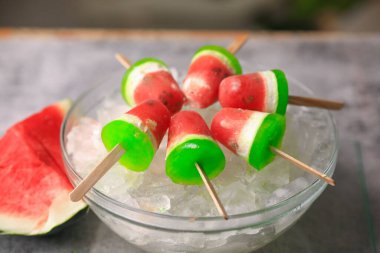 Karpuzlu dondurma, meyveli buzlu dondurma.