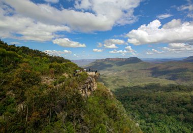 Sydney, Avustralya 'nın dağlarında bir doğa manzarası.