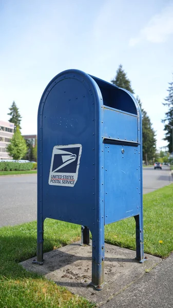 Gros Plan Une Boîte Aux Lettres Métal Bleu Dans Les — Photo