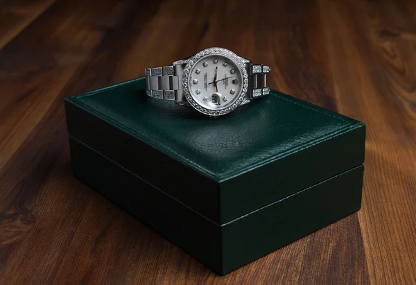 Closeup Rolex Top Green Box Wooden Background — Fotografia de Stock