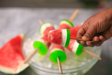 Karpuzlu dondurma, meyveli buzlu dondurma.