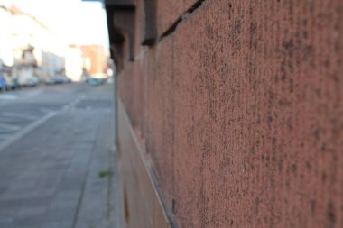 Kum taşından yapılmış bir binanın duvarı