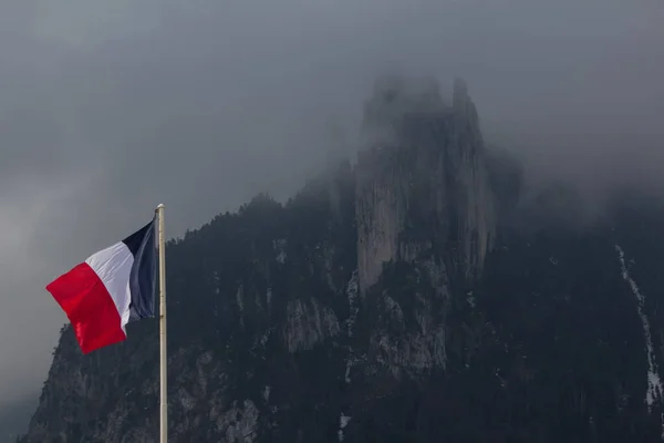 Closeup Waving Flag France Dusky Mountain Necropolis Resistance Vercors — Stock Photo, Image