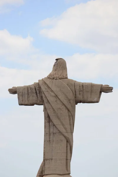 Vertical Shot Statue Jesus Madeira Clouds Background — Stockfoto