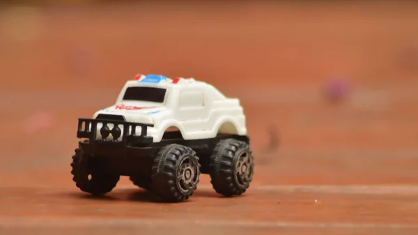 Close Shot White Toy Jeep Car Blurry Background — Stock fotografie