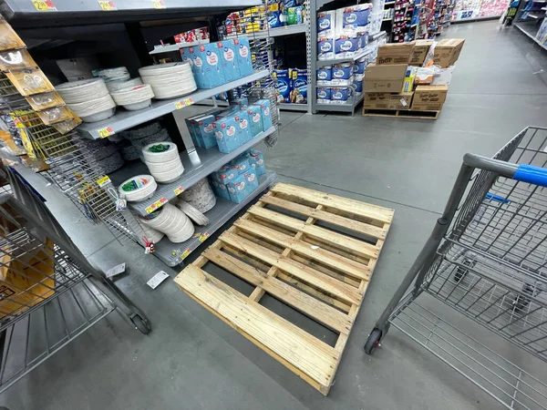 Grovetown Usa Walmart Retail Store Interior Empty Pallet Floor — Foto de Stock