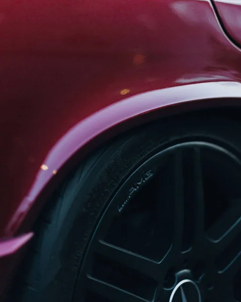 Closeup Red Mercedes 190E Wheel — Stock Photo, Image