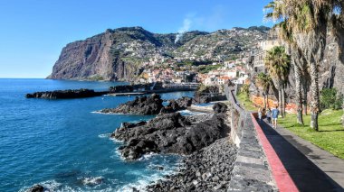 Camera de Lobos, Funchal, Madeira, Portekiz 'in kıyı yolu.