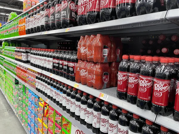 Augusta Usa Walmart Retail Store Drinks Soda Variety Shelf Side — Stockfoto