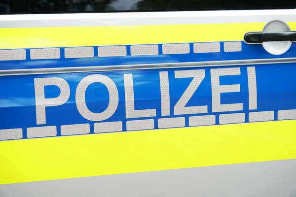 Polizei是德国警察或巡逻车用蓝色 银色和黄色 — 图库照片