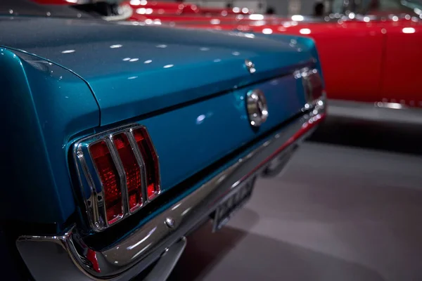 Ford Mustang Vintage Motion Exposição Autos Arte Arquitetura Museu Guggenheim — Fotografia de Stock