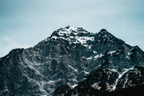 Une Belle Vue Sur Une Montagne Enneigée Sous Lumière Soleil — Photo