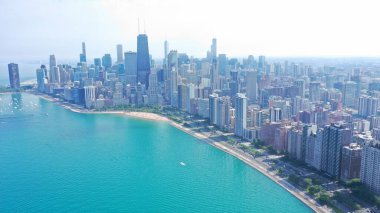 Chicago 'nun gökyüzü ve Michigan Gölü' nün havadan görüntüsü.