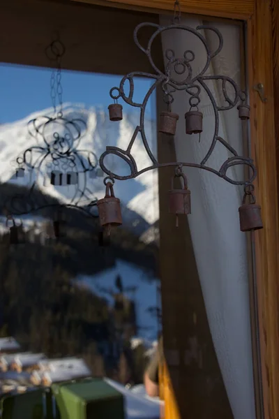 Plano Vertical Del Mont Blanc Visto Desde Una Ventana Dormitorio — Foto de Stock
