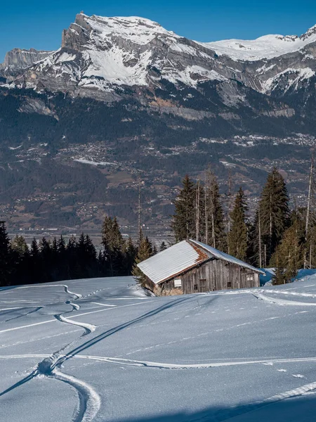 Vertical Shot Old Wooden Barn Snow Capped Mountain Haute Savoie — Stock Photo, Image