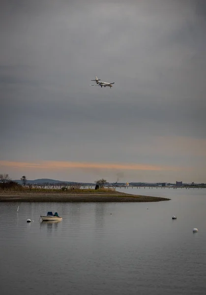 Jet Landing Boston Usa Sunset — Stock Photo, Image