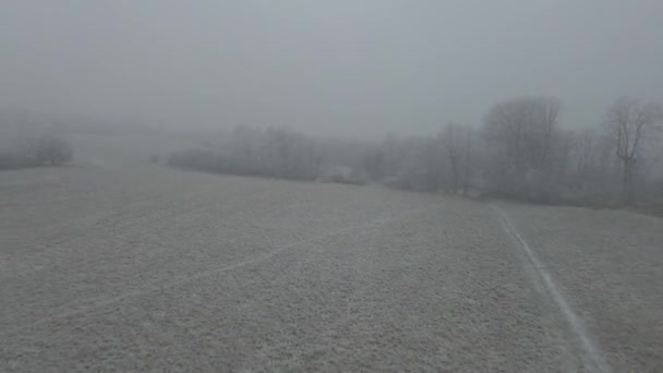 地面上的一场暴风雪的无人机射击 — 图库视频影像