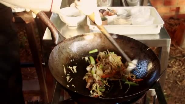 Kuy Teav Cha Cambodian Stir Fried Egg Noodle Being Cooked — Vídeos de Stock