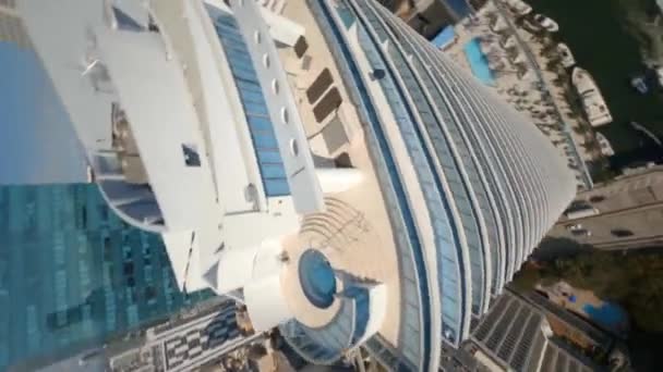 Drone Ripresa Cinematografica Uomo Con Una Tavola Barca Blu Andare — Video Stock