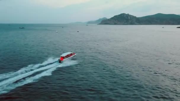 Egy Légi Felvétel Egy Hajóútról Egy Gyönyörű Naplementében Vinh Bay — Stock videók