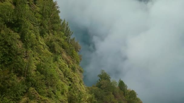 Telephoto View Clouds Iao Needle Maui Hawaii — Stockvideo