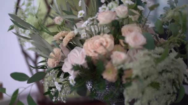 Красивий Вибірковий Фокус Купою Троянд Весільні Прикраси — стокове відео